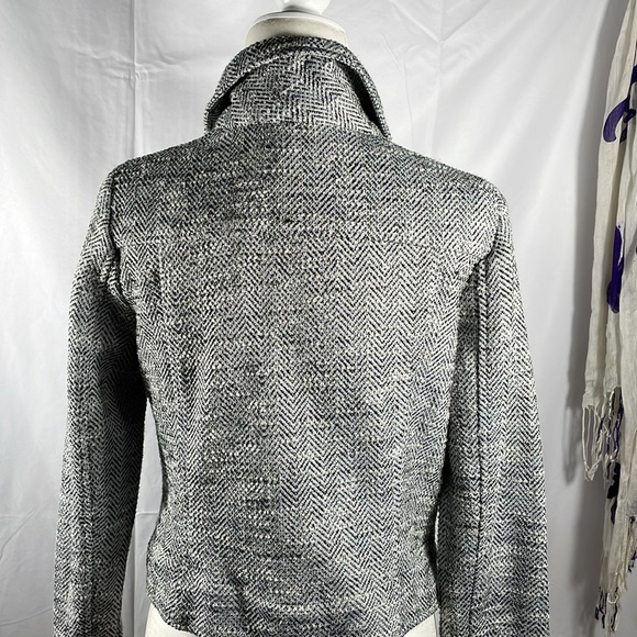 Max Studio Blazer. - Picture 3 of 4